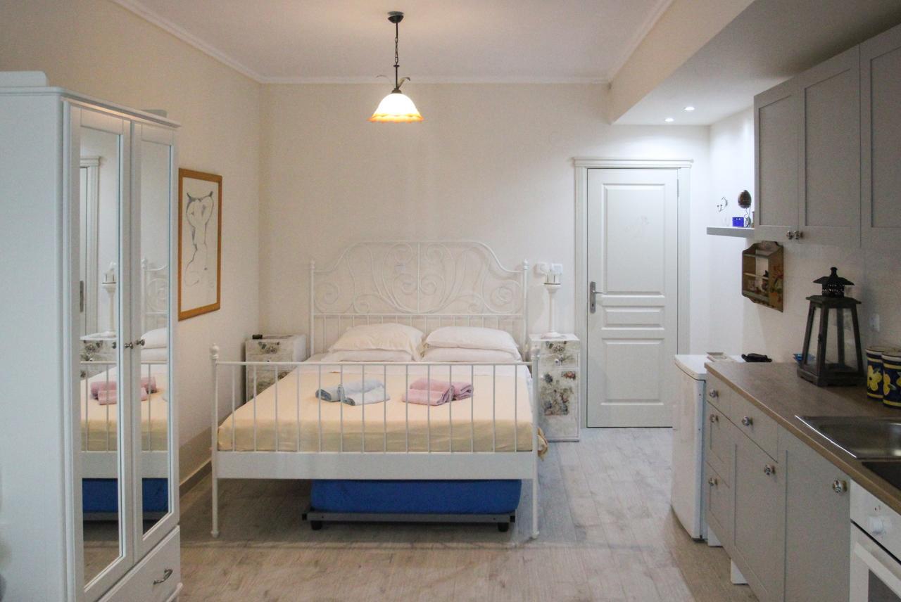 Angels Home Platanitis Buitenkant foto